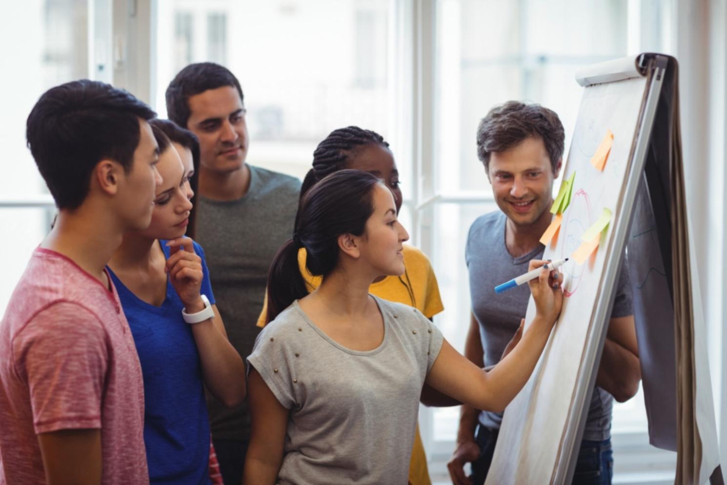 domirathen Team bei der Arbeit in unserem Büro in Köln